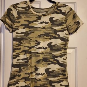 Rue 21 Camo tshirt